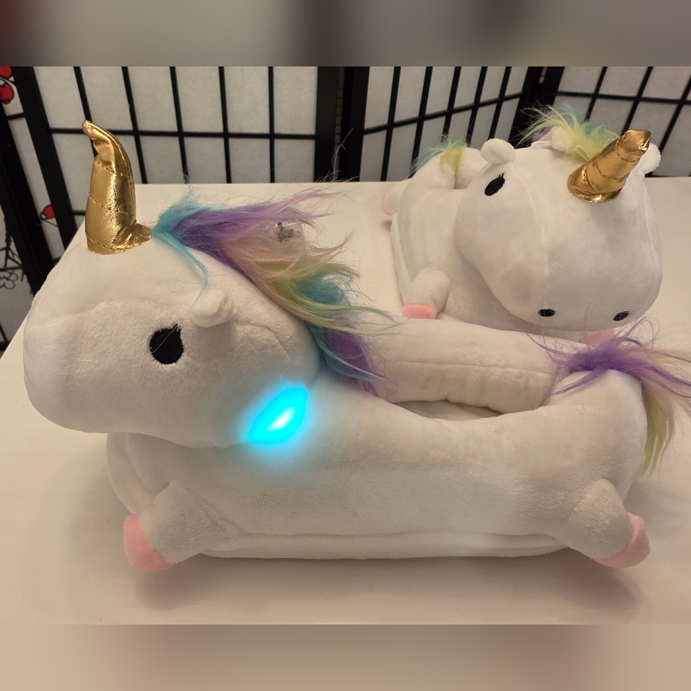 Like New ~ Sharplace Women's White Unicorn Plush Light Up Slippers ~ Sz 4.5-10 - Picture 4 of 11